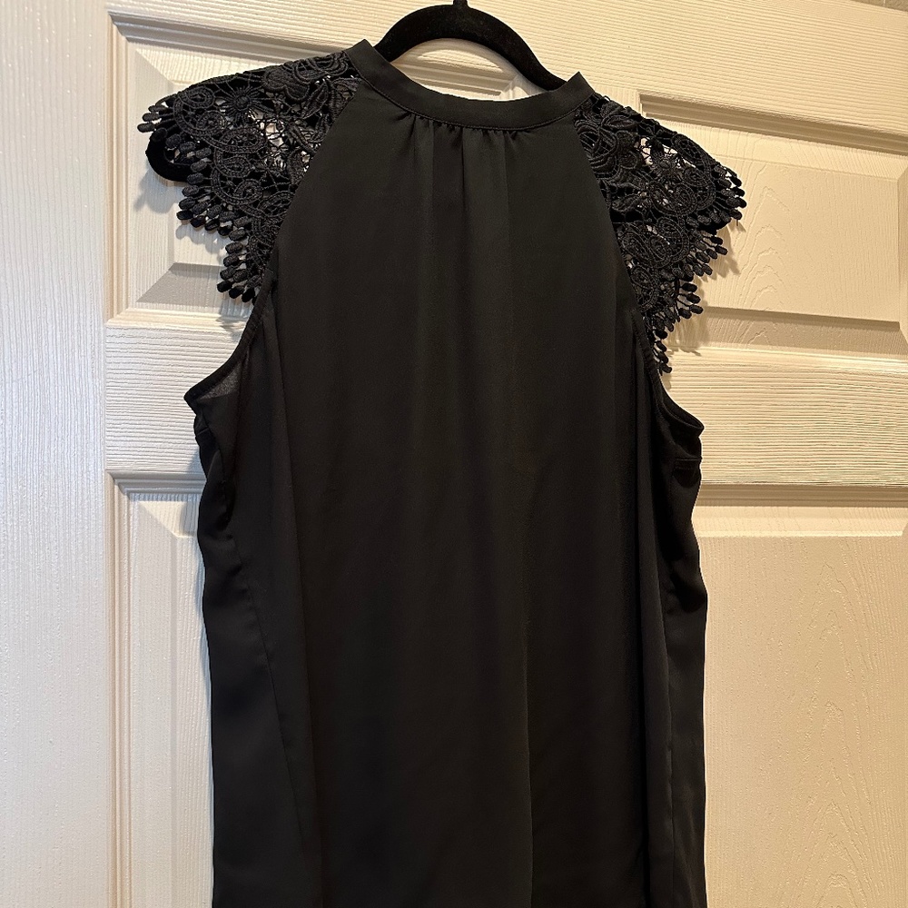 Express lace sleeve blouse
